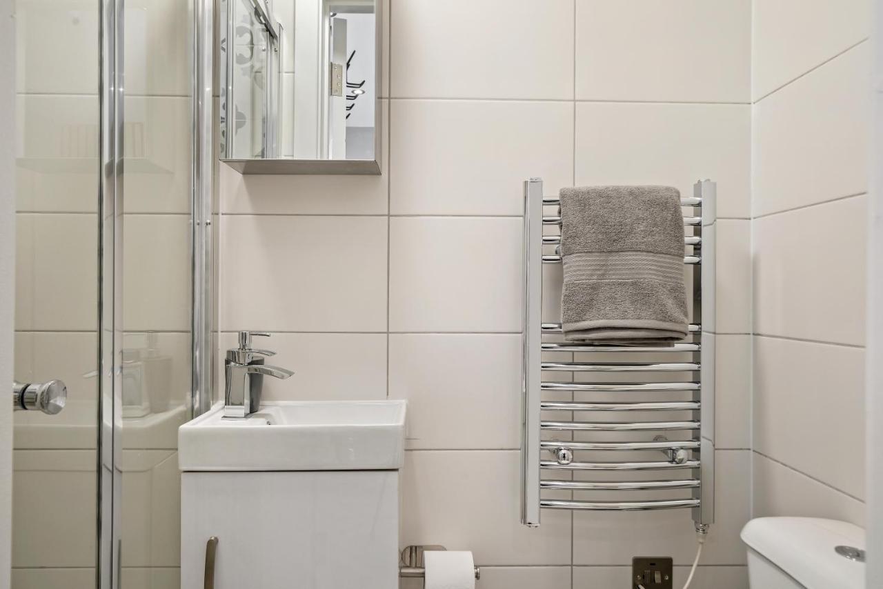 לונדון Cosy Heathrow Studios - Parking - Garden מראה חיצוני תמונה