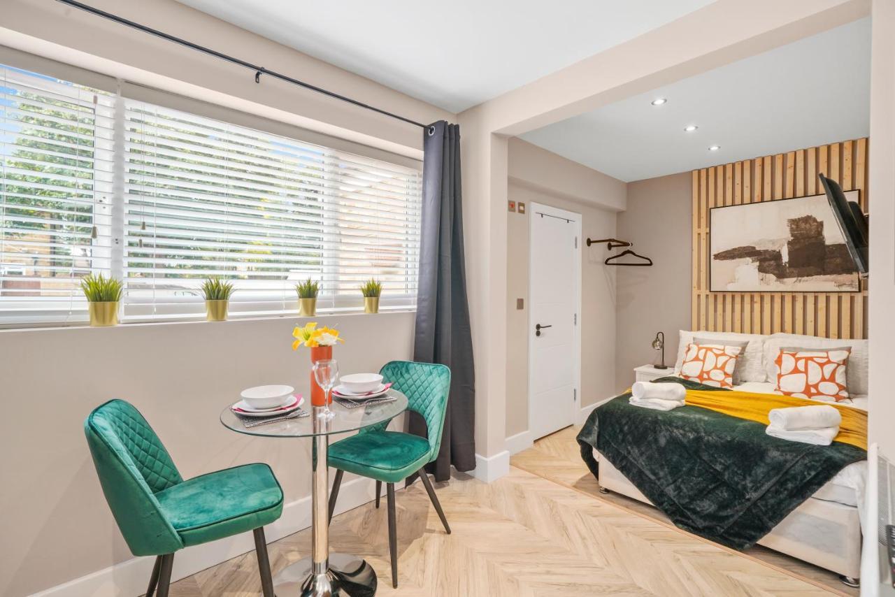 לונדון Cosy Heathrow Studios - Parking - Garden מראה חיצוני תמונה