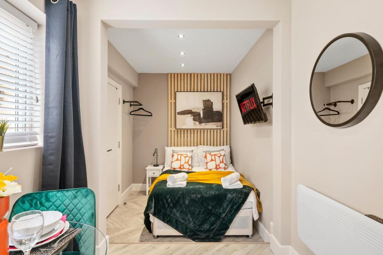 לונדון Cosy Heathrow Studios - Parking - Garden מראה חיצוני תמונה