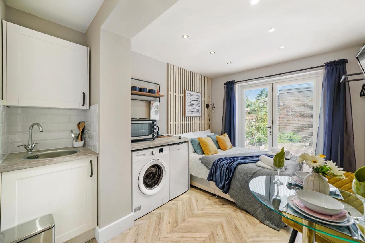 לונדון Cosy Heathrow Studios - Parking - Garden מראה חיצוני תמונה