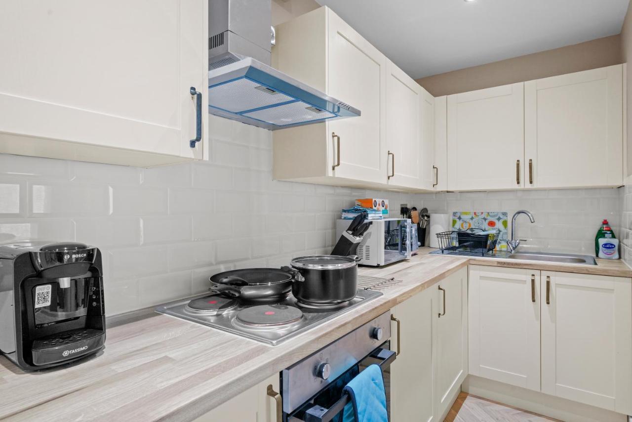 לונדון Cosy Heathrow Studios - Parking - Garden מראה חיצוני תמונה