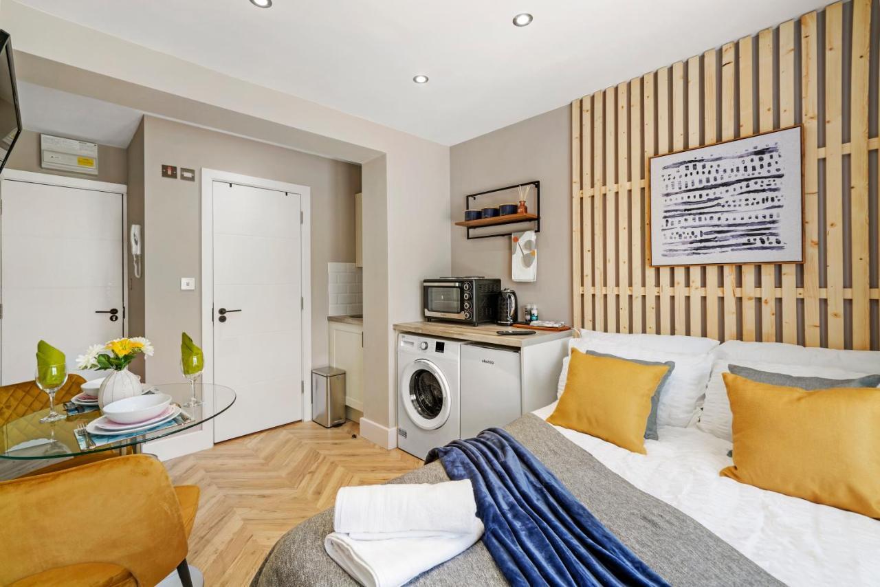 לונדון Cosy Heathrow Studios - Parking - Garden מראה חיצוני תמונה