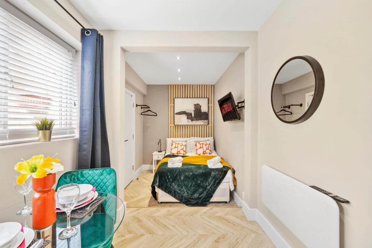 לונדון Cosy Heathrow Studios - Parking - Garden מראה חיצוני תמונה