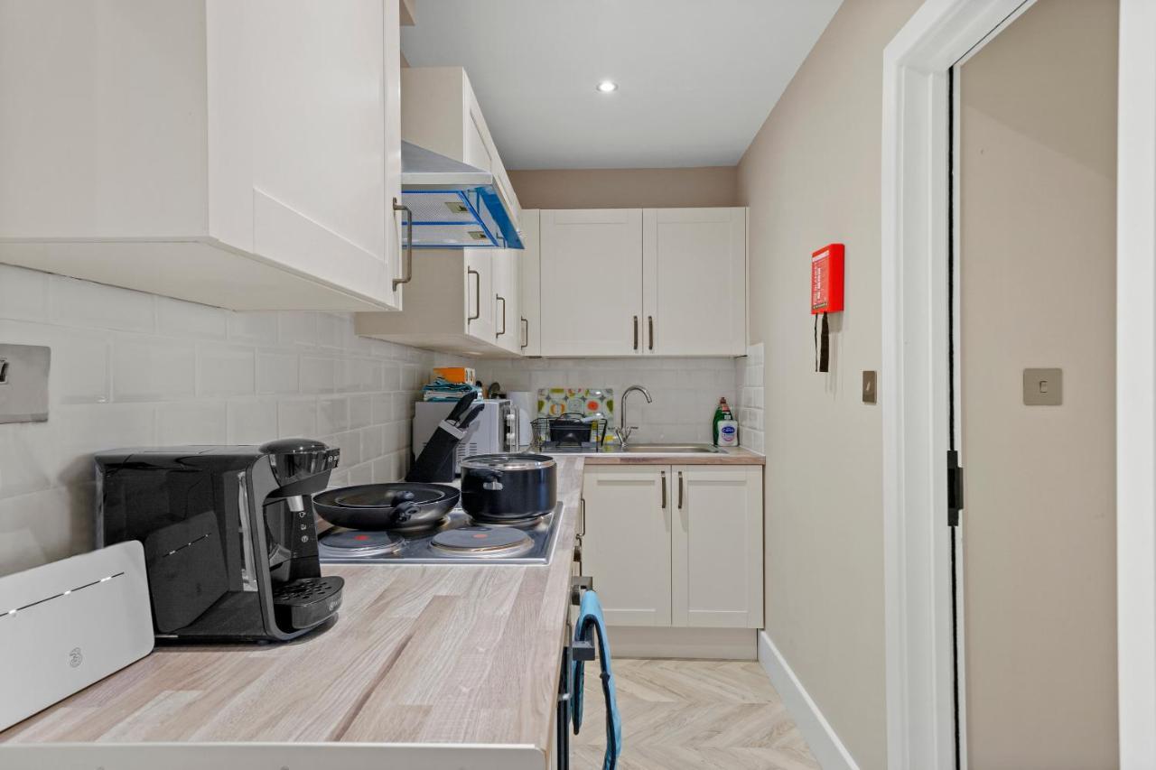 לונדון Cosy Heathrow Studios - Parking - Garden מראה חיצוני תמונה