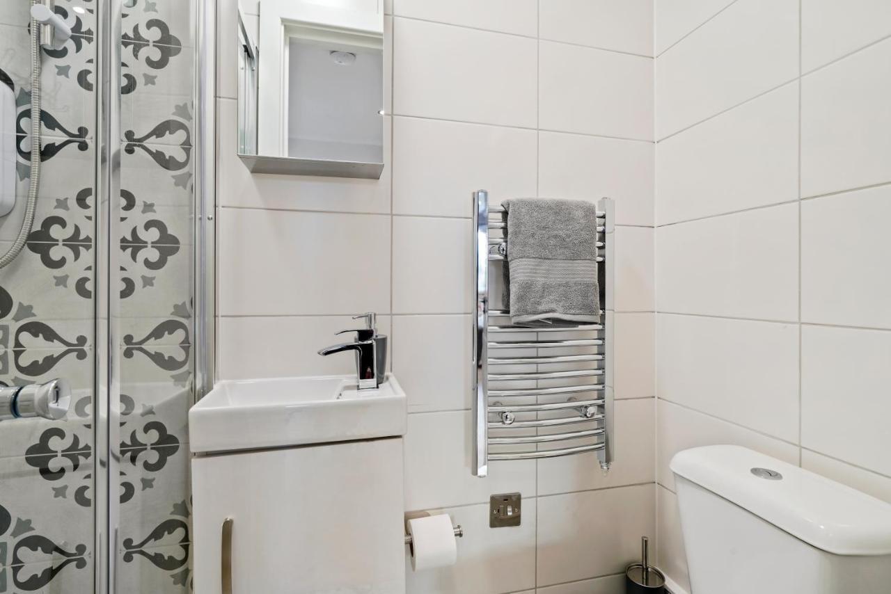 לונדון Cosy Heathrow Studios - Parking - Garden מראה חיצוני תמונה